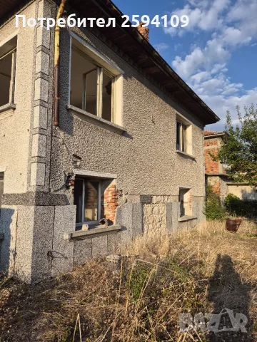 Къща с два гаража и двор, снимка 7 - Къщи - 56705423