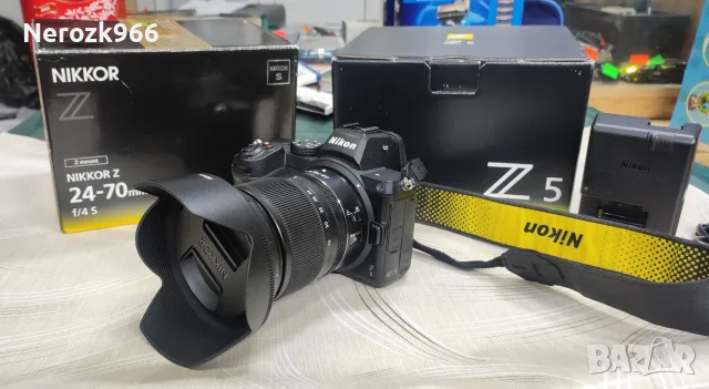 Фотоапарат Nikon Z5+обектив Nikon NIKKOR Z 24-70mm f/4 S+светкавица