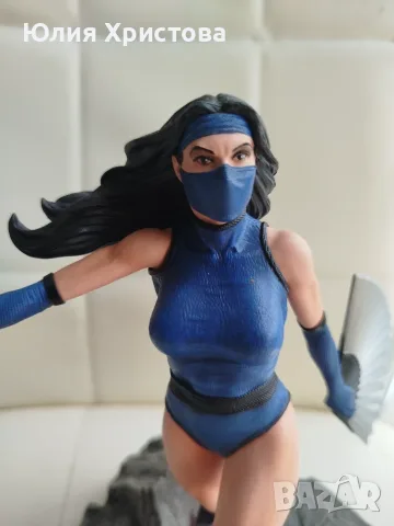 Kitana Mortal Kombat Diamond Select, снимка 2 - Колекции - 56725144
