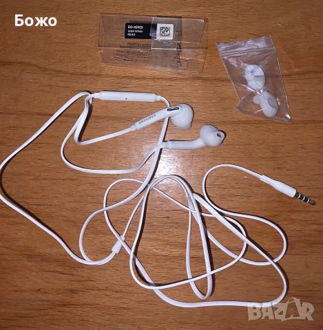 Нови оригинални жични слушалки тип "тапи" Samsung Tuned by AKG модел EO-IG955 - Бел