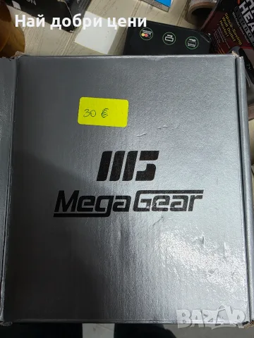 Нов кожен калъф / кейс за фотоапарат MegaGear (Ретро дизайн)