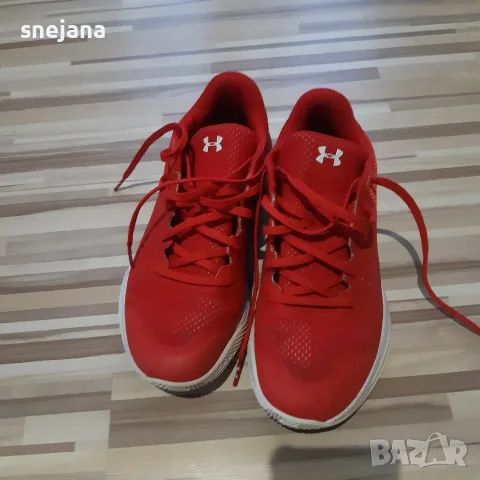 Under Armour оригинални маратонки , снимка 2 - Маратонки - 56659857