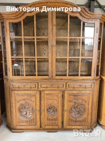 Витрина МАСИВ дърворезба