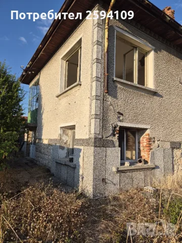 Къща с два гаража и двор, снимка 8 - Къщи - 56705423