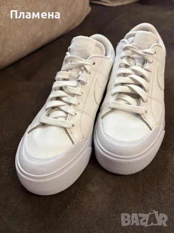 NIKE Обувки във бял цвят, снимка 2 - Маратонки - 56645497