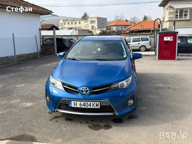 Тойота Аурис 1.8 хибрид