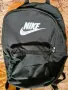 Спортна раница Nike в черно, снимка 2