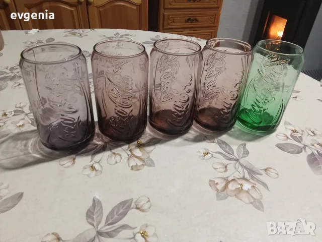 Чаши кока кола кенчета 