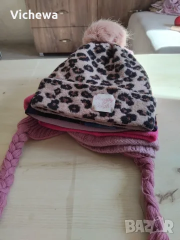 Лот шапки зимни