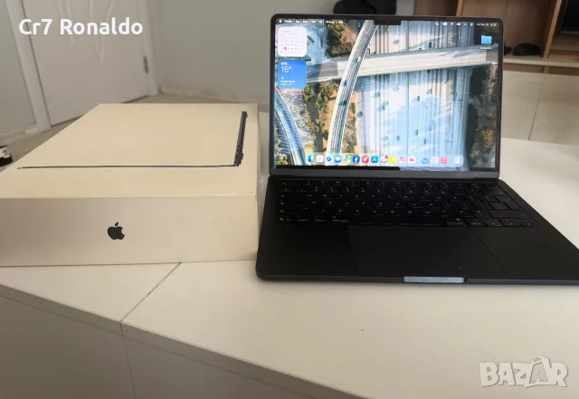 Продавам Apple MacBook Air 13” M4 (2025) – 16GB RAM / 256GB SSD – Midnight  