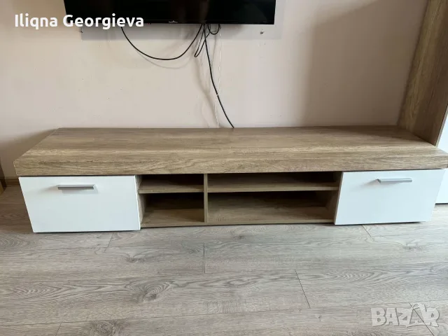 Два броя шкафове за хол