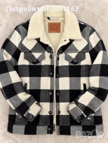 Дамско яке Levi’s – черно-бяло каре с пухкава подплата, размер S