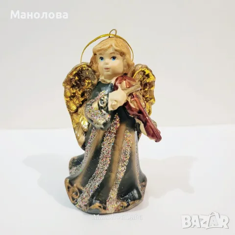 Коледна играчка /звънче/ за елха, ангелче с музикален инструмент цигулка.