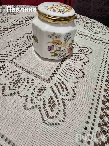 Кутийка английски порцелан