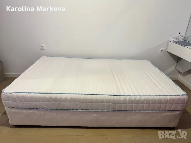 Спалня с матрак 