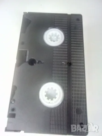 Лара Крофт на VHS, снимка 5 - Екшън - 56732035