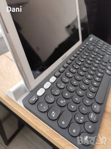 Продавам нова клавиатура Logitech k780, снимка 2 - Клавиатури и мишки - 56706043