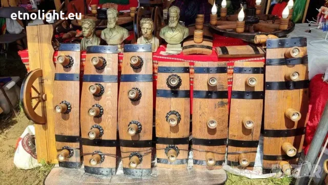 Полилеи от автентични реставрирани дъбови бъчви с  дървени чашки и елементи на ковано желязо 
