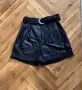 Кожени къси панталонки Guess, снимка 1
