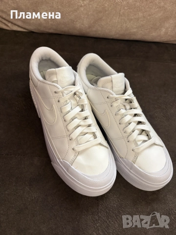 NIKE Обувки във бял цвят, снимка 3 - Маратонки - 56645497