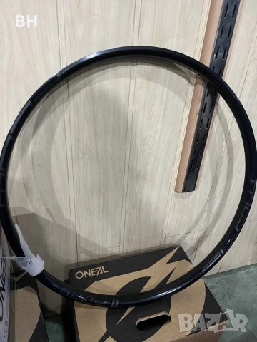шина Stans no tubes Flow MK3
27.5 32 дупки 
