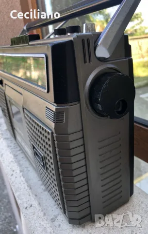 Sharp GF-8080H
Работещ и запазен!, снимка 3 - Радиокасетофони, транзистори - 56647891