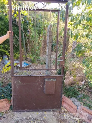 Метална врата..
