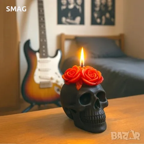Свещ halloween 3d череп с червени рози парафин 9x7x9 см_1250808