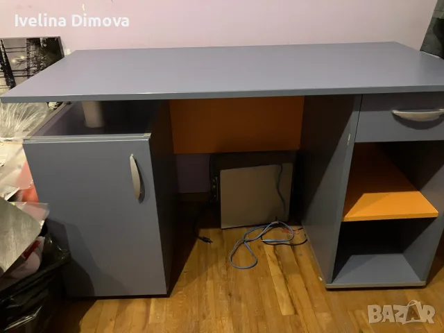 Продавам ученическо бюро и скрин, снимка 3 - Бюра - 56151994