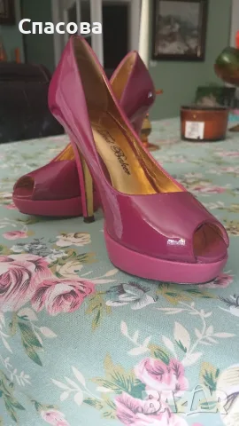 Оригинални обувки на Ted Baker 