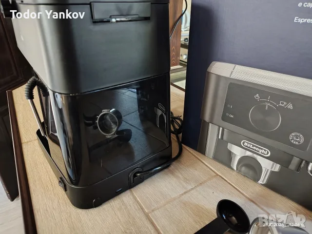 Еспресо кафемашина DeLonghi , снимка 4 - Кафемашини - 56646610