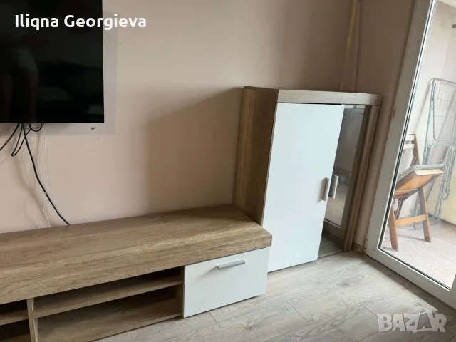 Два броя шкафове за хол, снимка 3 - Секции и витрини - 56613493