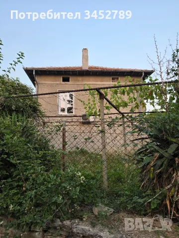 Продава се двуетажна къща с двор., снимка 2 - Къщи - 56728206
