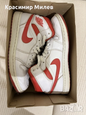 NIKE Jordan 1 Mid SE
Дюн Червено, снимка 4 - Кецове - 56624426