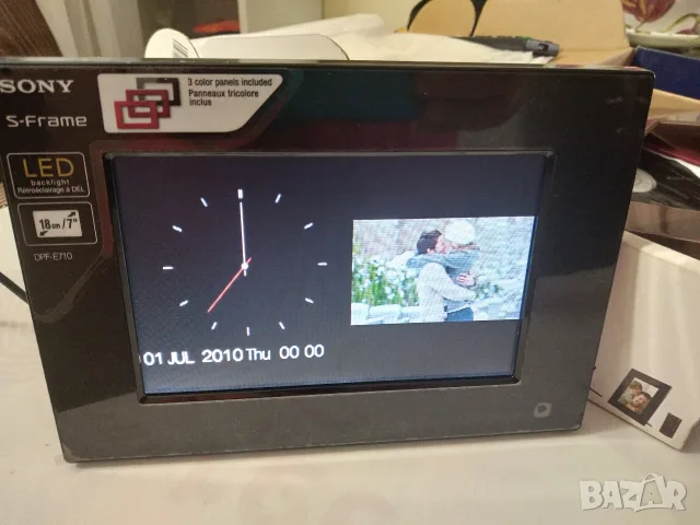 Цифрова фоторамка SONY DPF-E710, снимка 7 - Друга електроника - 56646837