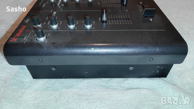 DJ миксер Vestax VMC-002XLu с USB, снимка 5 - Ресийвъри, усилватели, смесителни пултове - 56729689
