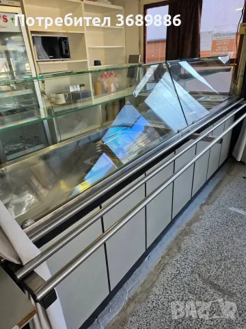 ПРОДАВАМ ПРОФЕСИОНАЛНА БЕН МАРИ ВИТРИНА

Пр