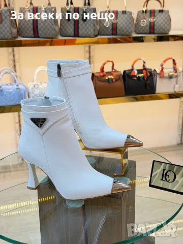 Prada Дамски Кожени Боти С Метален Сребрист Връх Триъгълно Лого И Ток - Различни Цветове Код SK2552