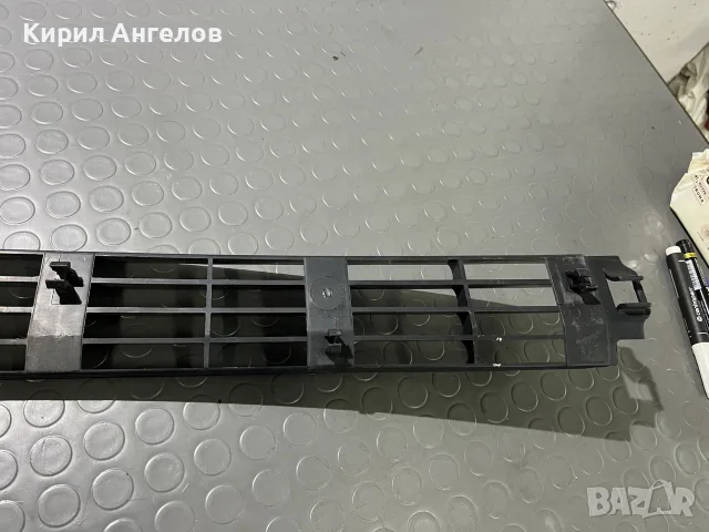 Решетката на предната броня от Audi 100 C4, снимка 5 - Части - 56661623