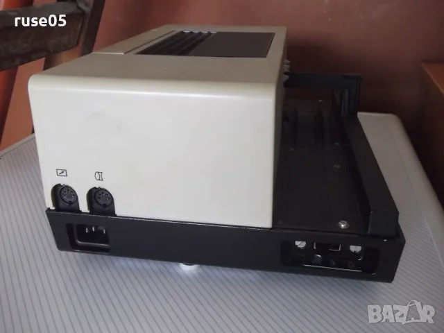 Проектор диапозитивен "Pentacon AV 100 auto" работещ, снимка 5 - Плейъри, домашно кино, прожектори - 56648071