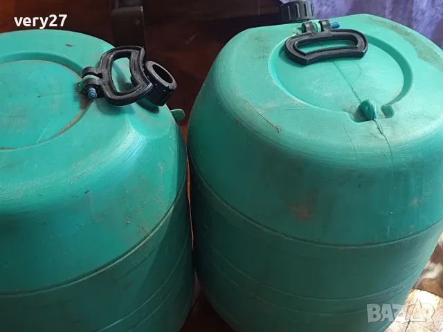 Бидони пластмасови зелени