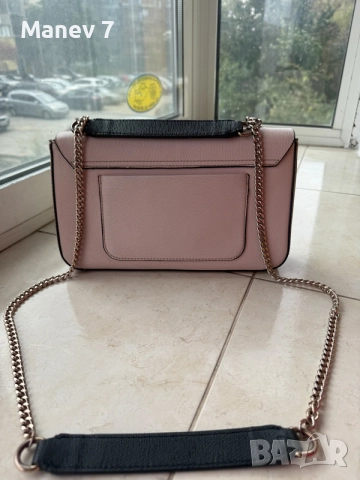 Дамска чанта Guess, снимка 2 - Чанти - 56610558