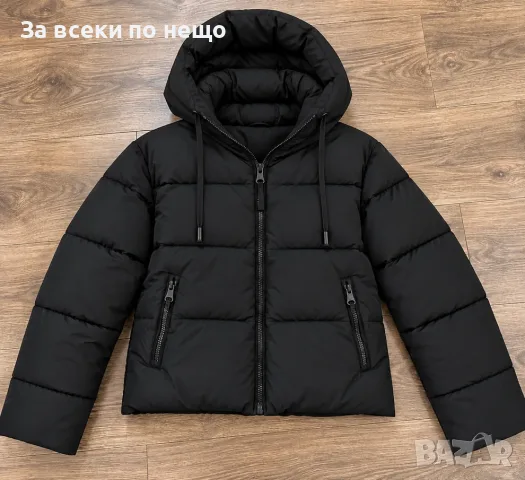 Късо Дамско Зимно Яке С Качулка - Бежово Или Черно Код RF-10