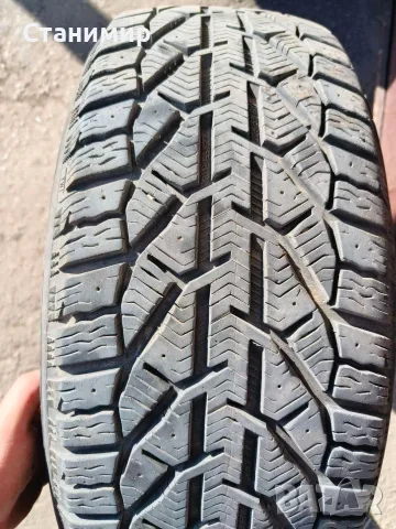 Зимни гуми 225/55 R18, снимка 2 - Гуми и джанти - 56562598