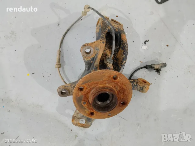 Ляв шенкел с лагер главина Toyota Aygo 2014-2018 1KR