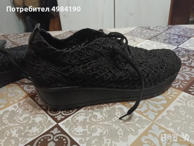 Обувки нови 40 номер, снимка 2 - Маратонки - 56662842