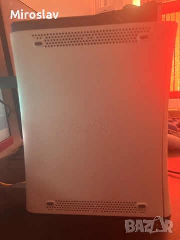 Хакнат Xbox 360 60GB, снимка 3 - Xbox конзоли - 56636903