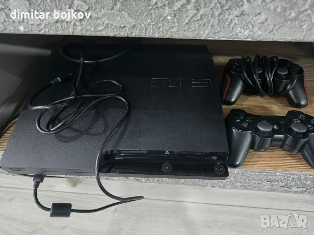Продава се Sony PlayStation 3 (PS3) + 2 джойстика и богата колекция от игри