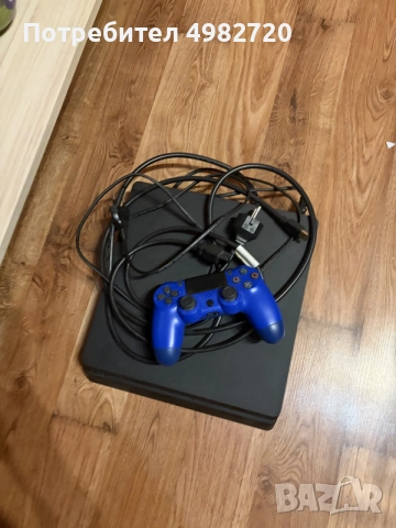 Продавам Ps 4 с акалнт