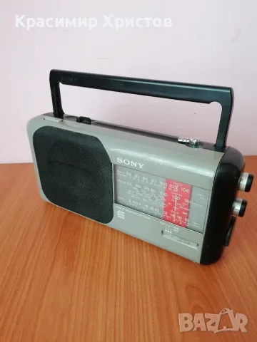 Продавам радио Sony icf-750f, снимка 3 - Радиокасетофони, транзистори - 56740423
